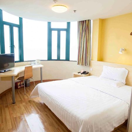 7Days Inn Zhongshan Li He Square Номер фото