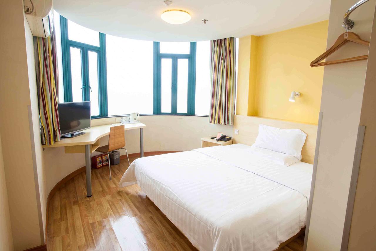 7Days Inn Zhongshan Li He Square Номер фото