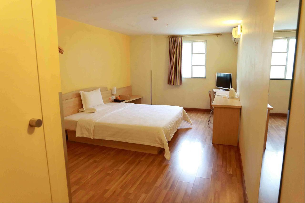 7Days Inn Zhongshan Li He Square Номер фото