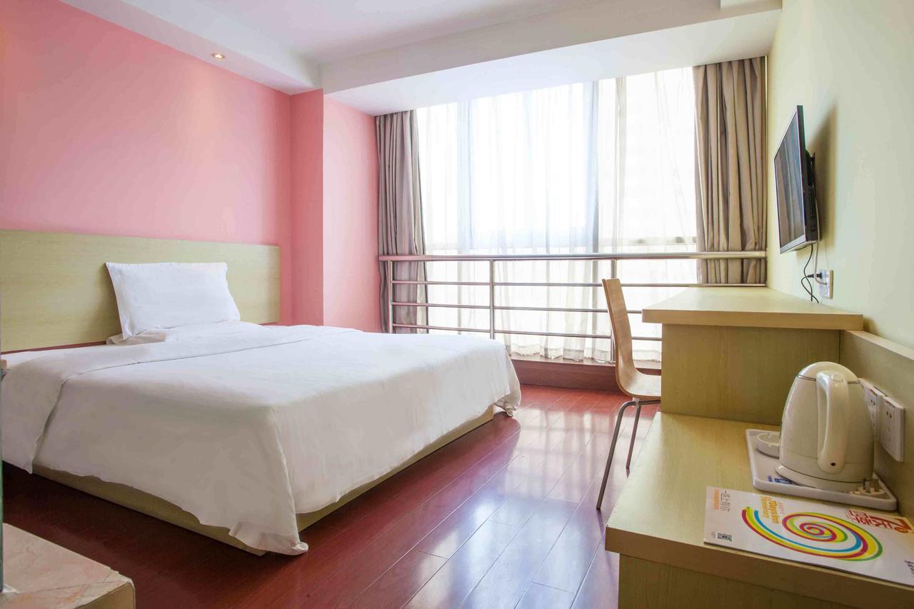 7Days Inn Zhongshan Li He Square Номер фото